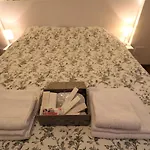 Cozy Old Town Apartment - Free Minibar